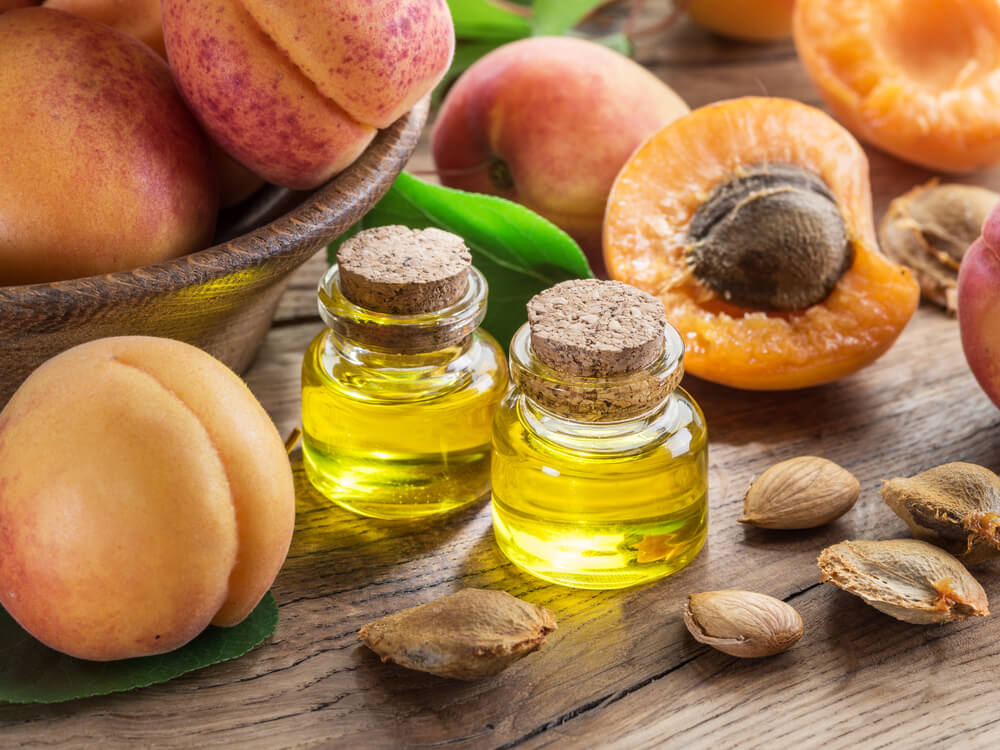 Skineez Infuses Apricot Kernel Oil in Its Wearable Skincare – Skineez®