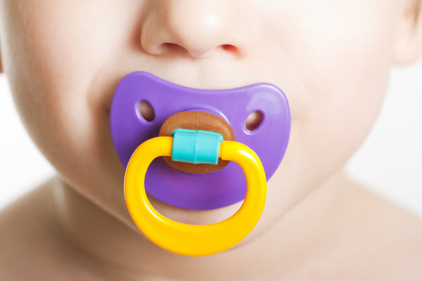 pacifier while breastfeeding