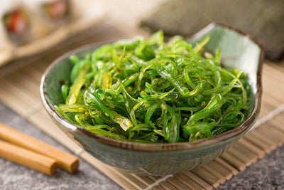 7 Seaweed Benefits for Health & Skin